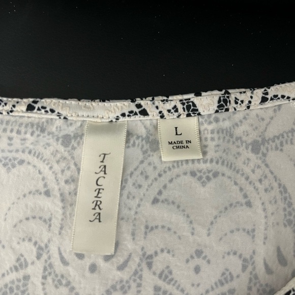 Black and White Patterned Dress Size Large - Picture 5 of 10